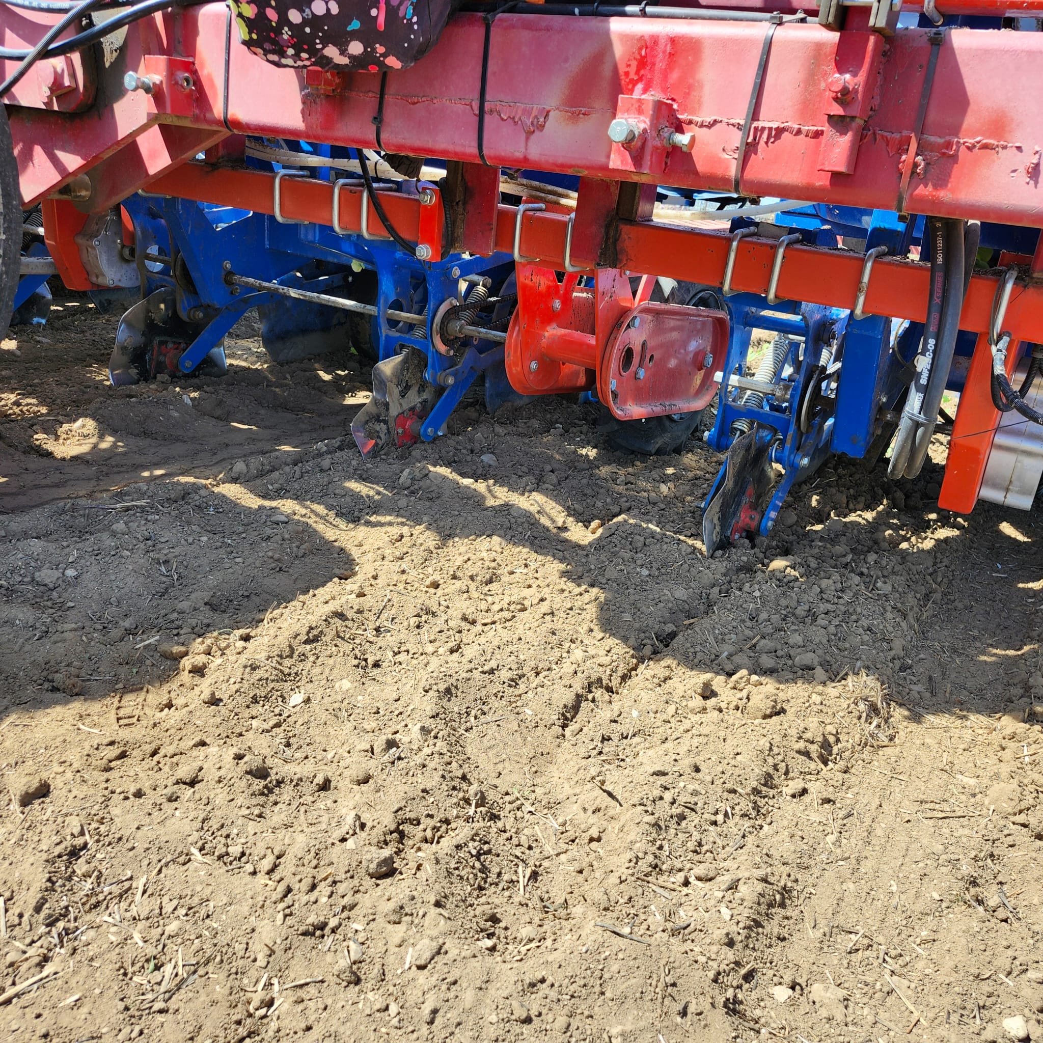 MULTIPLA Mechanical Transplanter 6 Row with Additional Seats and Tank for Fertilizer/Water - Image 12