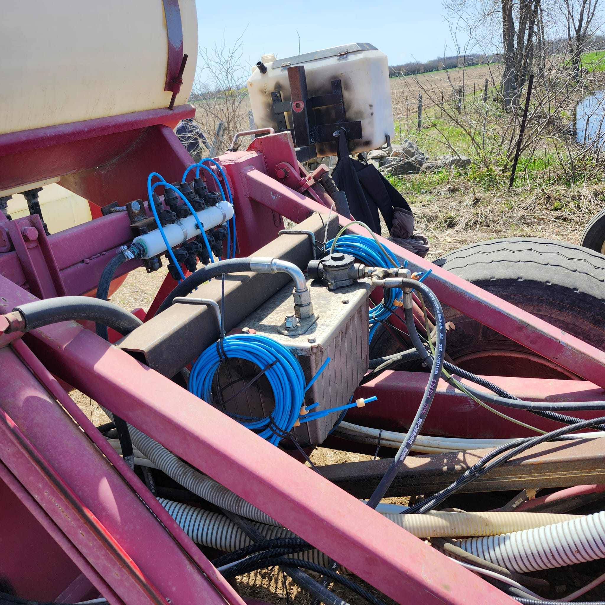 MULTIPLA Mechanical Transplanter 6 Row with Additional Seats and Tank for Fertilizer/Water - Image 10