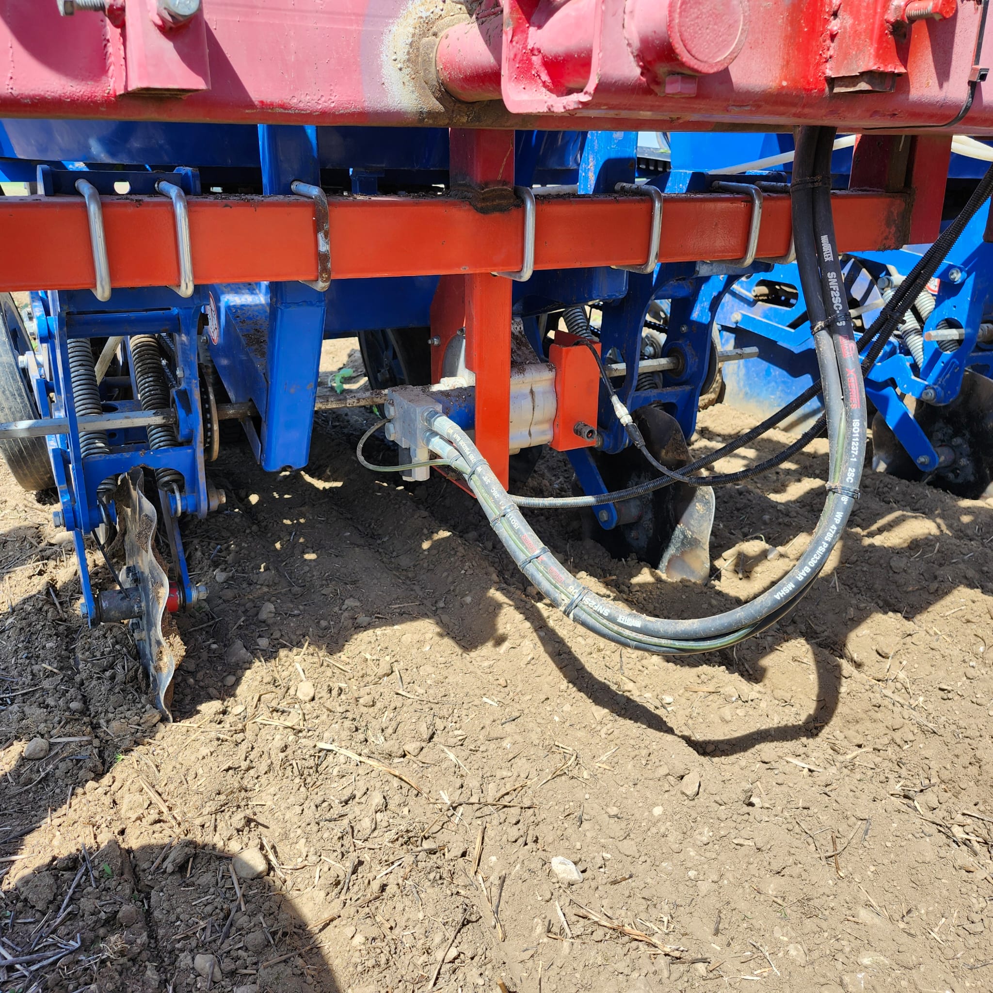 MULTIPLA Mechanical Transplanter 6 Row with Additional Seats and Tank for Fertilizer/Water - Image 7