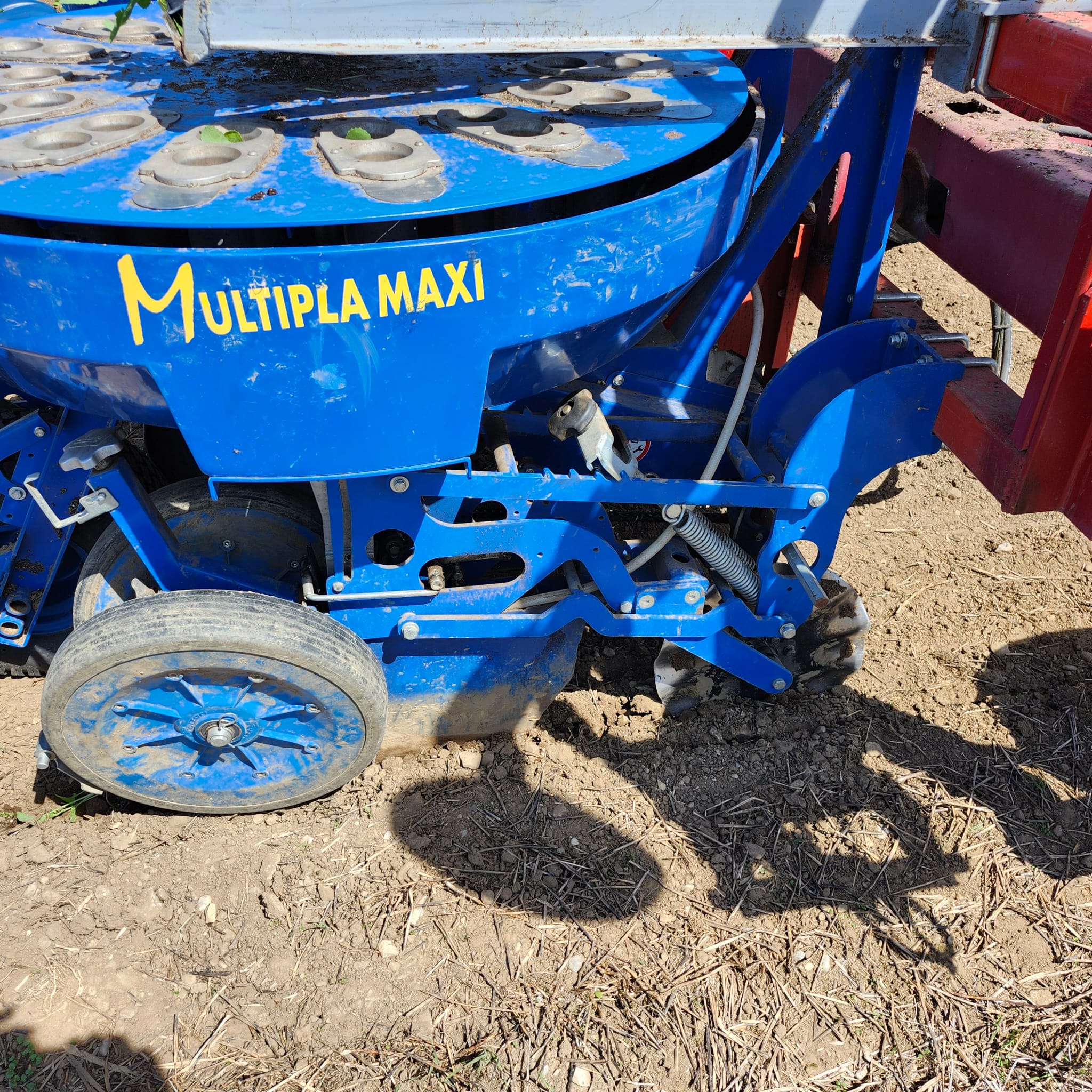 MULTIPLA Mechanical Transplanter 6 Row with Additional Seats and Tank for Fertilizer/Water - Image 6