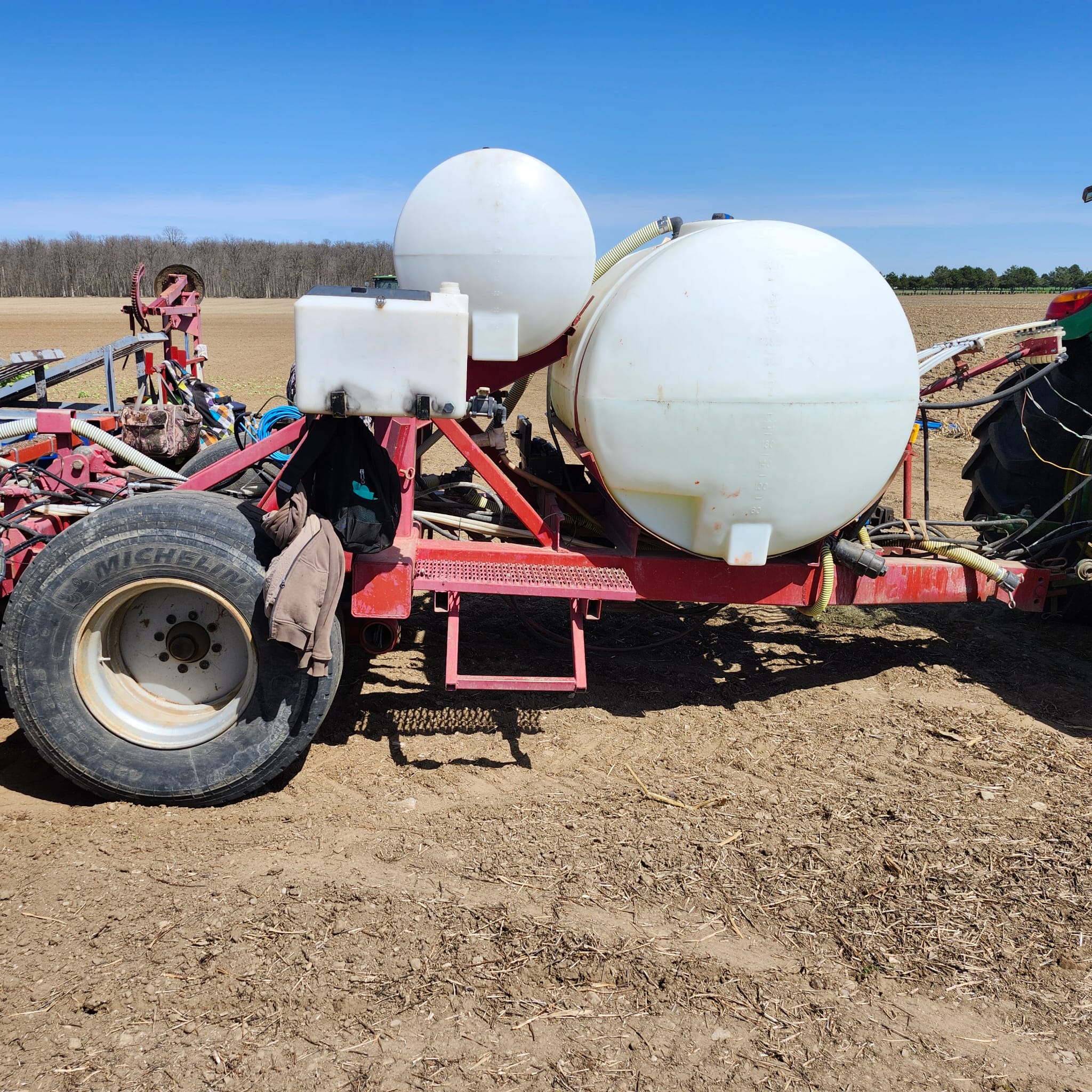 MULTIPLA Mechanical Transplanter 6 Row with Additional Seats and Tank for Fertilizer/Water - Image 4